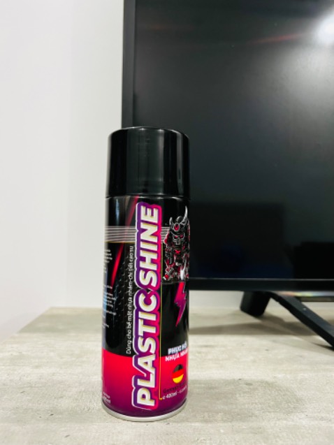 Sản phẩm tốt, dung dịch xịt không màu như 1 dạng keo phủ, làm mới các phần nhựa màu đen, nhựa nhám. Rất ổn.