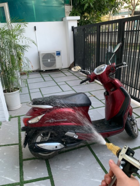 Sản phẩm okay lắm nhé. Lúc đầu thấy hơi xì nước chỗ vòi tiếp xúc với vòi nước nhưng siết chặt lại là okay. Rất hài lòng nhé!