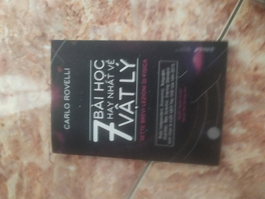 tiki giao nhanh,shipper thân thiện ,mik mua đc cuốn này giá 10k nên vô cùng hài lòng,sách giúp t tìm hiểu nhiều hơn về nền vật lí hiện đại từ thế kỉ 20 đến nay và giải thích về những khám phá khoa học làm thay đổi tg,sách khá dễ đọc mn nên mua