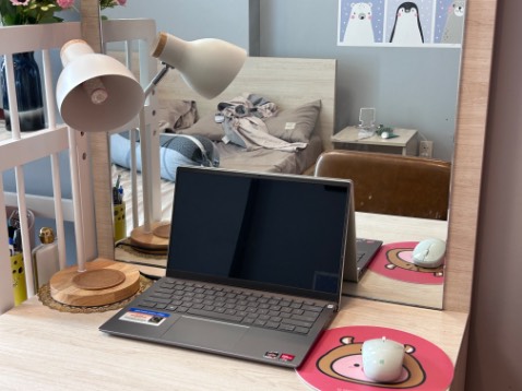 Hàng rất đẹp, sáng rõ và có ba chế độ màu. Tuy nhiên mình đặt có điều chỉnh độ sáng nhưng shop chỉ giao loại có công tắc tắt mở 🥹😞