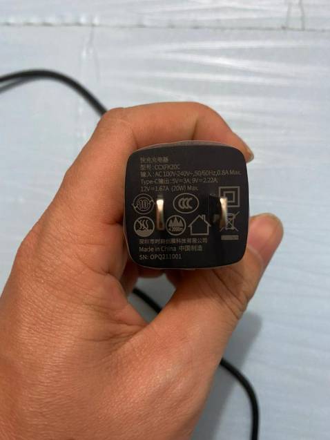 Sản phẩm đẹp, nhỏ gọn, chắc chắn, sạc nhanh, 30’ được 50% pin rồi (ip 11)