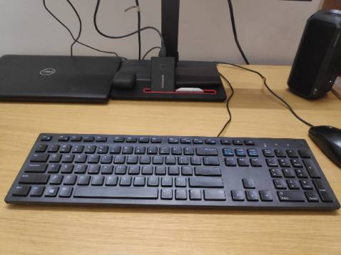 Đặc  biệt yêu thích.
Chất lượng build: Rất tốt
Loại nhựa: Tốt
Nhỏ gọn nhưng đầy đủ các phím, nhìn vừa vặn không gian.
Phím bấm rất êm và im lặng chứ không lách cách kiểu rẻ tiền, hành trình phím ngon hơn cả phím bấm trên con laptop Dell latitude của mình (tốt bằng thinkpad).
Nói chung, với cái giá tầm 200k thì không có điều gì để chê được cả. Đặc  biệt yêu thích.
Chất lượng build: Rất tốt
Loại nhựa: Tốt
Nhỏ gọn nhưng đầy đủ các phím, nhìn vừa vặn không gian.
Phím bấm rất êm và im lặng chứ không lách cách kiểu rẻ tiền, hành trình phím ngon hơn cả phím bấm trên con laptop Dell latitude của mình (tốt bằng thinkpad).
Nói chung, với cái giá tầm 200k thì không có điều gì để chê được cả.