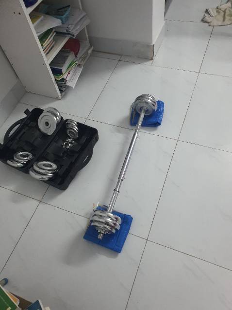 Tạ dễ tháo lắp, có thể làm 2 tạ đơn hoặc 1 tạ đòn đều được.