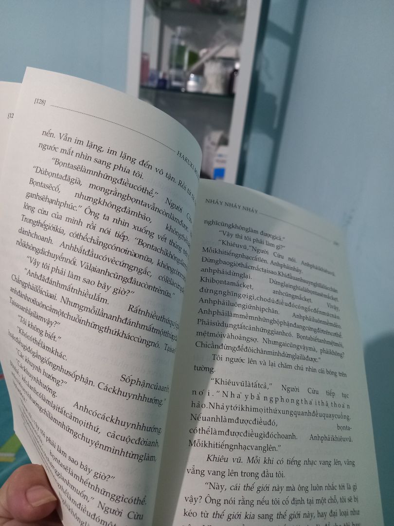 hài lòng với dịch vụ Tiki. nội dung sách hay  nhưng tai sao sách lai lỗi như vậy từ trang 121 tới 131 . Nhờ Tiki giải thích giùm..