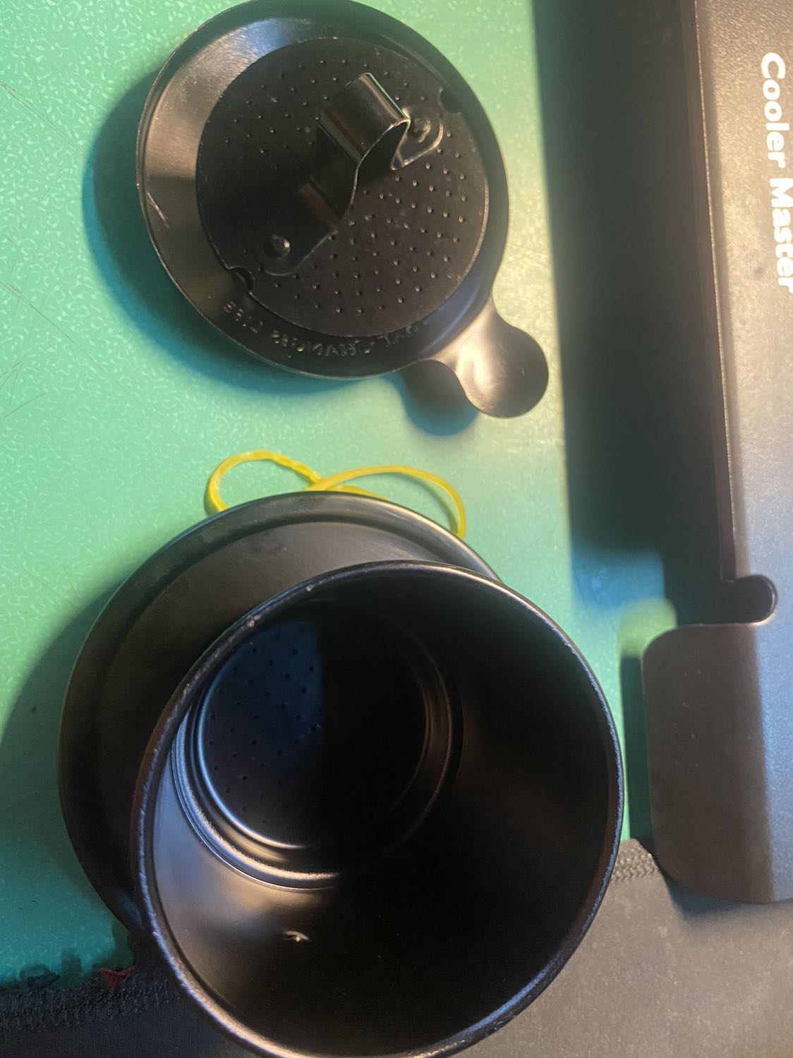 Sản phẩm oke, màu đen nhìn ổn, khá chắc, hài lòng, vừa trong tầm giá