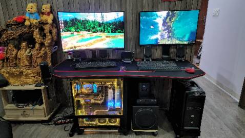 Sản phẩm Tiki giao tới nhà không chê vào đâu được, rất mới chuẩn đủ nguyên seal. 
Chất lượng âm thanh Z906 không được rõ chi tiết và sống động như Z5500, vì ở nhà cũng có con Z5500 chỉ bị hư mỗi cái Control center. 
Con Z5500 này trước ở nhà kết hợp với hai máy tính có hai con card âm thanh đỉnh cao thời trước và nay là: Creative sound blaster x-fi titanium fatal1ty champion series và Creative Blaster AE-9 cho ra chất lượng âm thanh vô đối nghe không biết chán. 
Mua con Z906 mới này mở lên nghe quá thất vọng tôi thay toàn bộ củ loa của nó bằng 5 củ loa Z5500 và nhận được điều bất ngờ chất âm thanh của nó vẫn như ngày nào, và con tim đã vui trở lại. Rất mong hãng Logitech cho sản xuất lại huyền thoại Z5500 hoặc loại cao cấp hơn, vì tất cả các loa sau này mà hãng sản xuất ra chất âm không thể đỉnh như Z5500 trong cả nghe nhạc lẫn chơi game xem phim