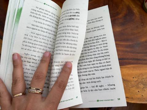 Mình mua và mới giao sách đây. Sách này là sách giả. Chữ nhòe. Trang số nhẩy linh tinh. Đang trang46 sang trang 43. Đang trang 34 sang trang 47.
Mình có đính kèm ảnh dưới. Tiki đền lại sách khác cho tôi