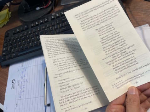 Sản phẩm bị lỗi, những trang cuối đã bị tách rời ra! Shop có đổi lại được sản phẩm ko?