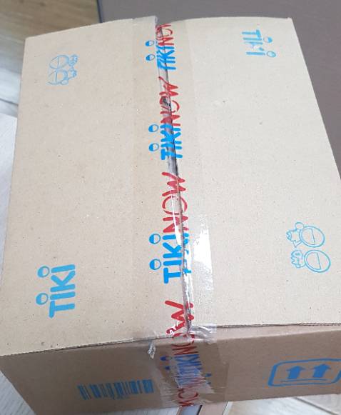 Đóng gói chắc chắn, bao bọc sp cẩn thận.
Hàng có dán tem mác đảm bảo. 
Chưa lắp và dùng thử, nhưng cầm sp cảm giác ổn, có vẻ chất lượng.