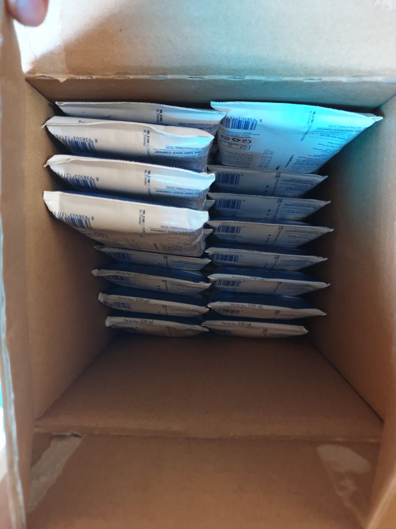 Sản phẩm đóng gói chắc chắn, vị sữa khá giống sữa tươi thanh trùng, ngọt nhẹ béo vừa, sẽ mua thêm