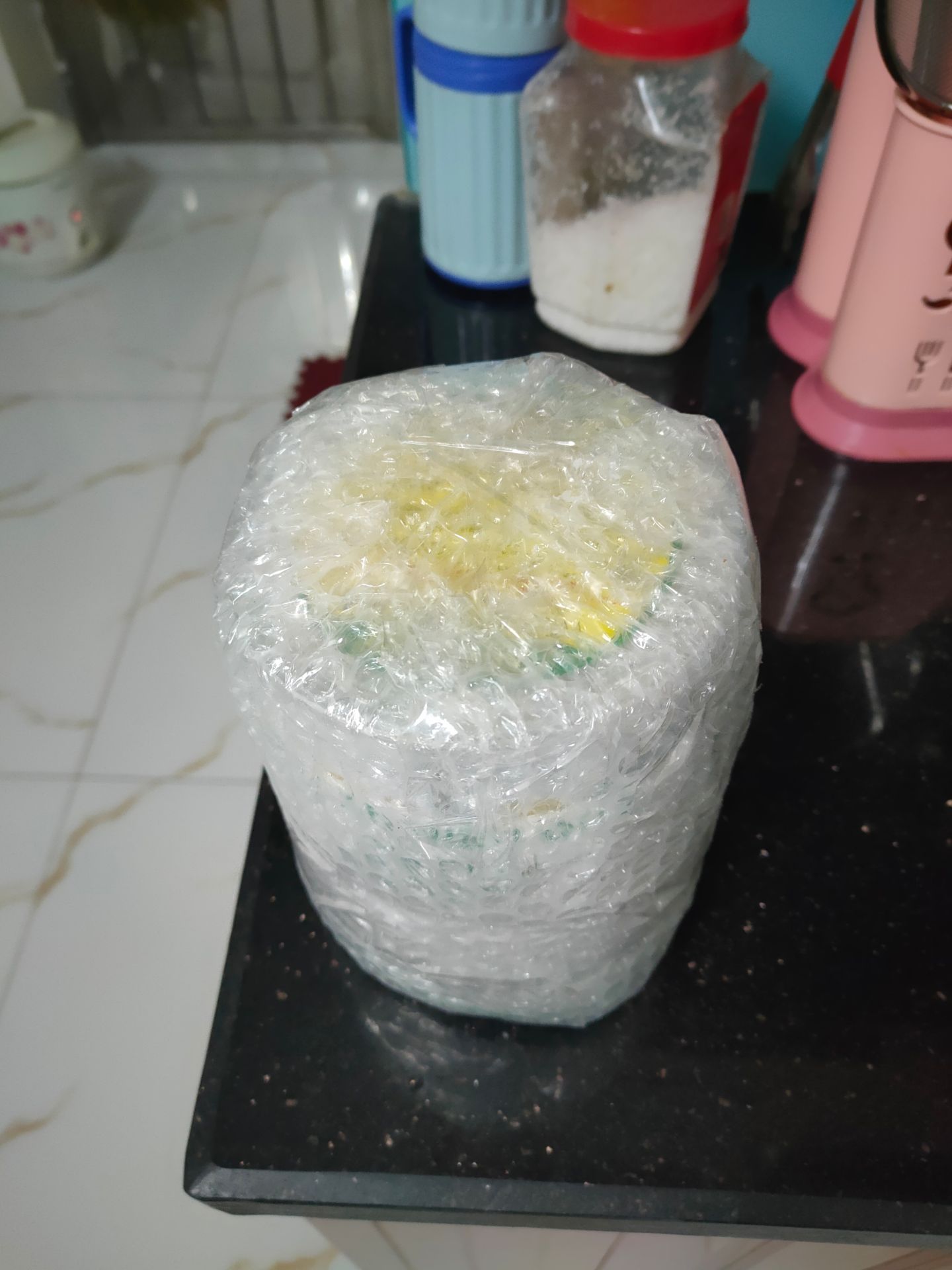 Hàng chính hãng, đóng gói cẩn thận, tác dụng thì chưa sử dụng nên chưa biết. Shop xem lại đặt hàng hương vani sao lại gửi hương chocolate.