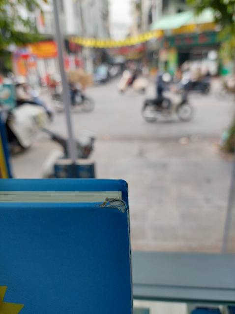 Giao hàng nhanh. Sách bọc cũng tương đối kĩ thì k biết lỗi nhà vc hay lỗi từ nhà cung cấp. Nên xem xét lại. 4 sao cho nội dung. Trừ 1 sao do chất lượng sách nhận được