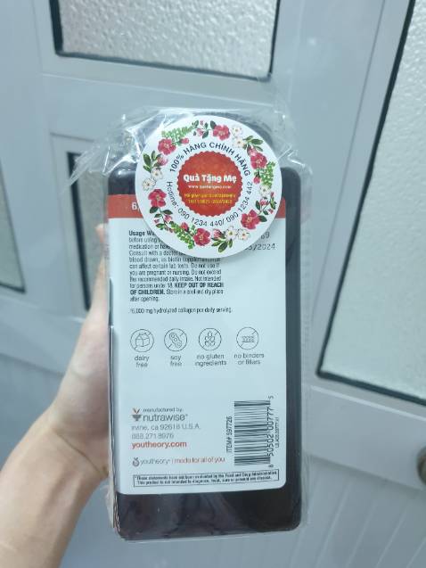 Shop bán hàng chính hãng. 
Sau 1 tuần sử dụng, móng của mình cứng và bóng hơn, da cũng sáng hơn nhiều.