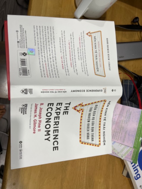 In ấn lệch và nhìn vào rất mất thẩm mỹ - bìa thì ko bộc lại chám shop