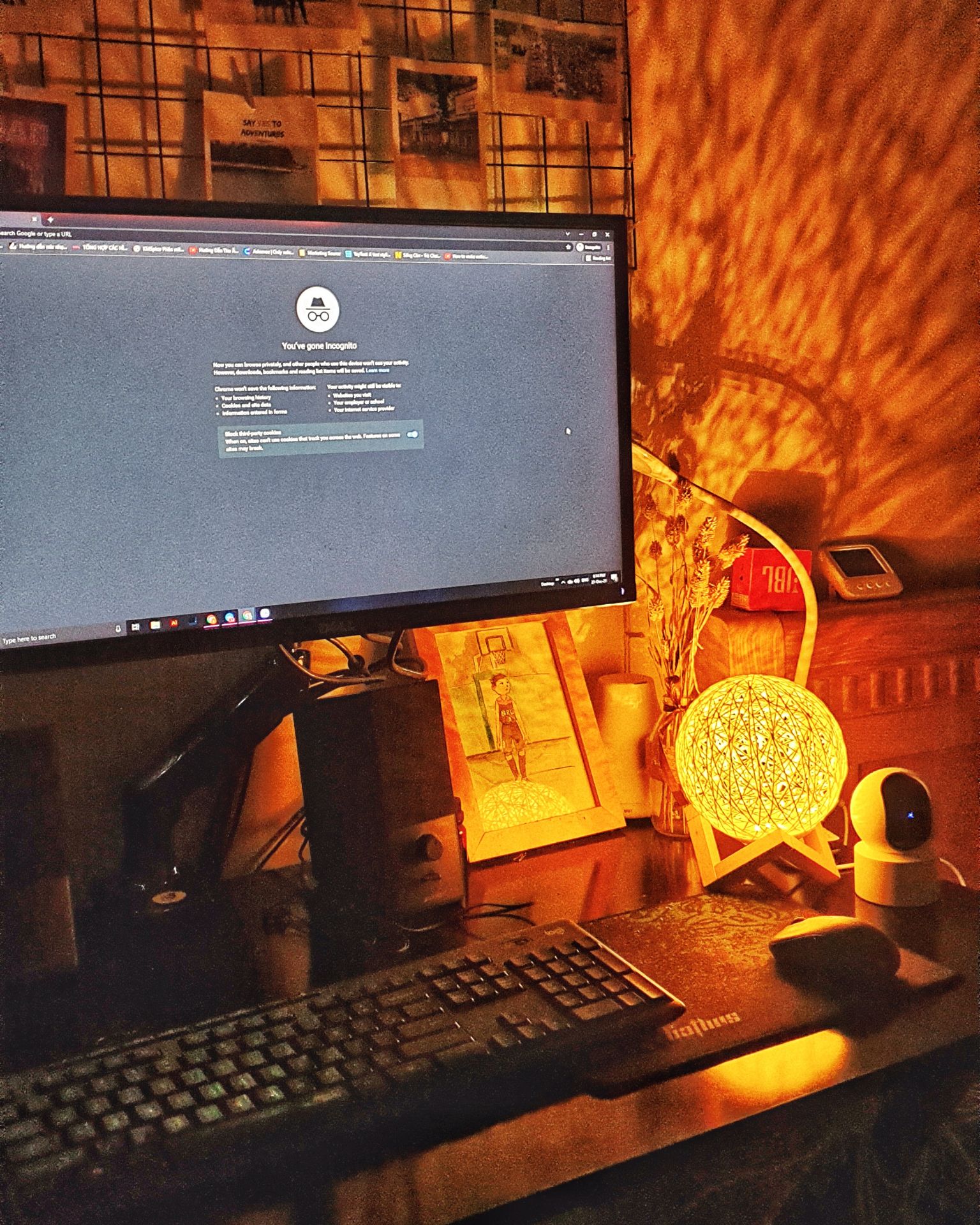 đèn ban đêm rất đẹp, chỉnh được độ sáng từ tối thui đến sáng rực, vừa có thể cho công việc hoặc cho nhà có em bé cần ngủ đêm