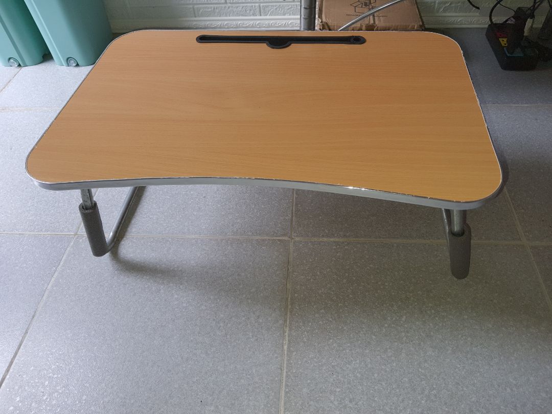 sản phẩm hợp lý với mức giá, giao hàng nhanh, keo  phần viền bàn chưa được xử lý kỹ, dùng được