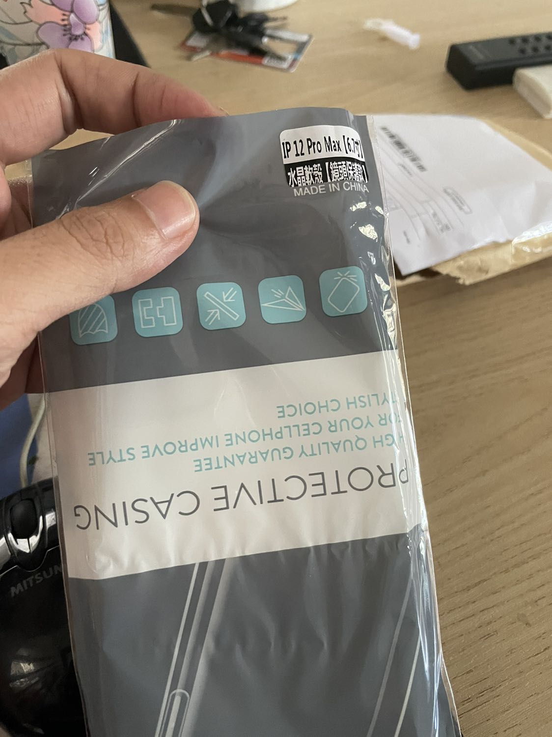 Mình đặt 2 ốp 12 pro 6.1 sao lại gởi 1 cái 12 pro max 6.7 shop