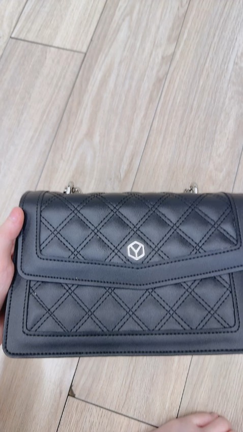 Túi sang mang đi tiệc rất ô kê mang đi mà mấy bà bạn xin hỏi chỗ mua miết