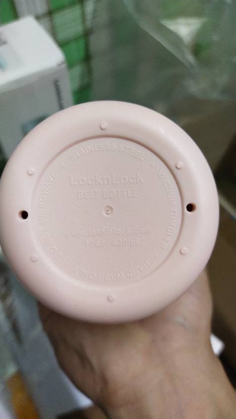 Màu sắc trẻ trung. Ship nhanh, chất lượng bình gia công khá kĩ, tuy nhiên nhược điểm là đế bình bằng nhựa cứng nên dễ bị trượt đổ khi để trên mặt bàn. Còn lại ok giá tốt.