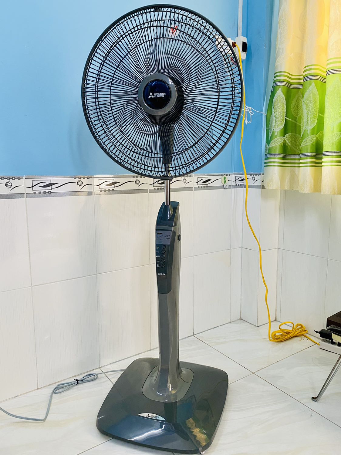 Mẫu mã đẹp,cực kì dễ lắp ráp..trong vòng 5p
Mua cho người già sử dụng,có remote rất tiện lợi.
Giao hàng tiêu chuẩn nhanh chóng..trước khi giao có gọi điện thoại confirm thông tin..
Sẽ tiếp tục ủng hộ sản phẩm trong thời gian tới.