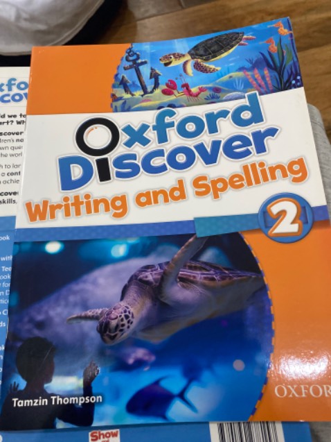 Shop giao rất nhanh. Đóng hàng rất kĩ. Mùi sách thơm. Đặc biệt là sách không bị nhăn như các shop khác