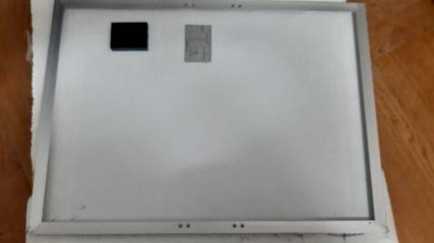 Shop đóng gói cẩn thận. Tấm pin đẹp, chăc chắn. Thử lúc 17 giờ đo được 12,5 V.