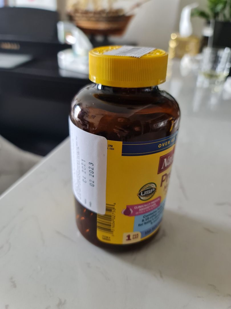 nhận hàng ko tem, thuốc bị ẩm, loang ra và ẩm cả nắp! không dám uống! nhận hàng ko tem, thuốc bị ẩm, loang ra và ẩm cả nắp! không dám uống!