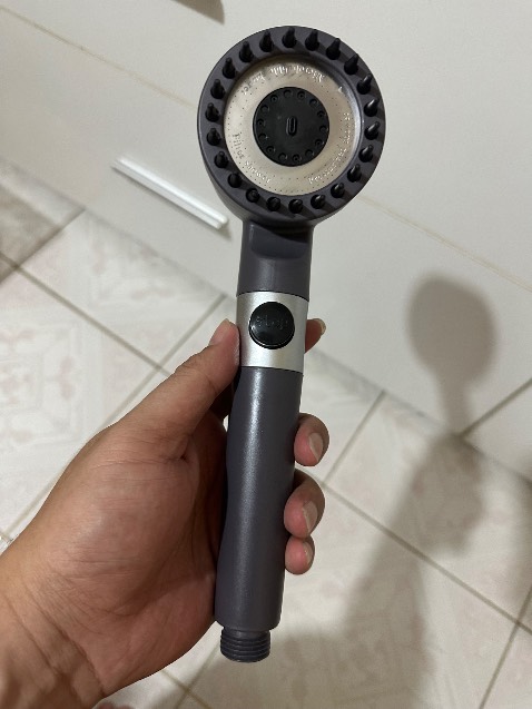 Chất lượng tăng áp không như quảng cáo, chỉ là làm nhỏ tia để nước đi xa hơn. Dây nối chỉ 1,2m, không phải 1,5m như ghi chú trên sản phẩm. Phần khoá nước không kín, vẫn bị rò nước chảy lên đầu xả khi khoá không sử dụng