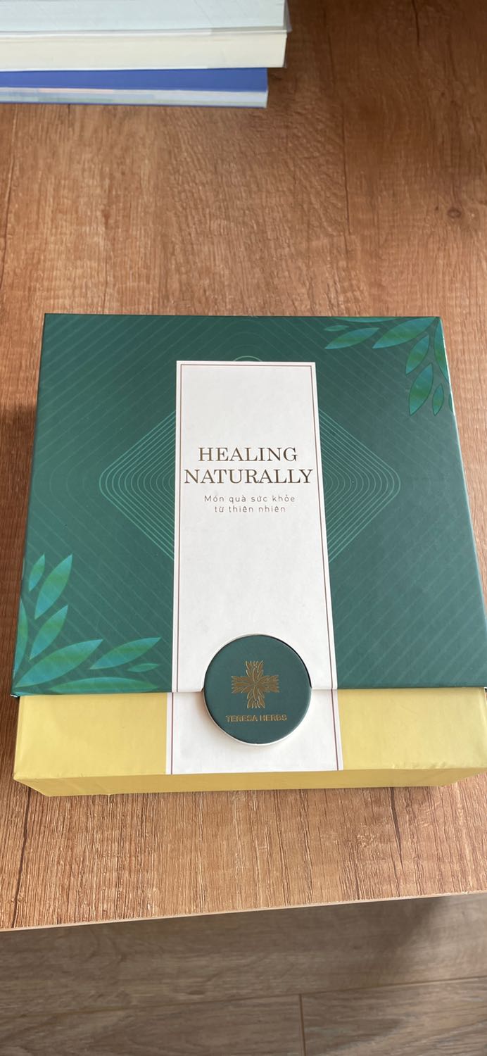 Hộp này là hộp thứ 2 mình mua rồi, sản phẩm của Teresa Herbs mình mua nhiều loại cho bố  mẹ dùng rồi vì có niềm tin vào chất lượng của thương hiệu này. Đông Trùng này mình thấy bào chế như thế này tiện dùng. Bên bán đóng hàng cẩn thận lắm, đến tay mình mà sản phẩm vẫn đẹp như ngày trước đi mua trực tiếp. Cho 5 sao về chất lượng và sự phục vụ có tâm!
