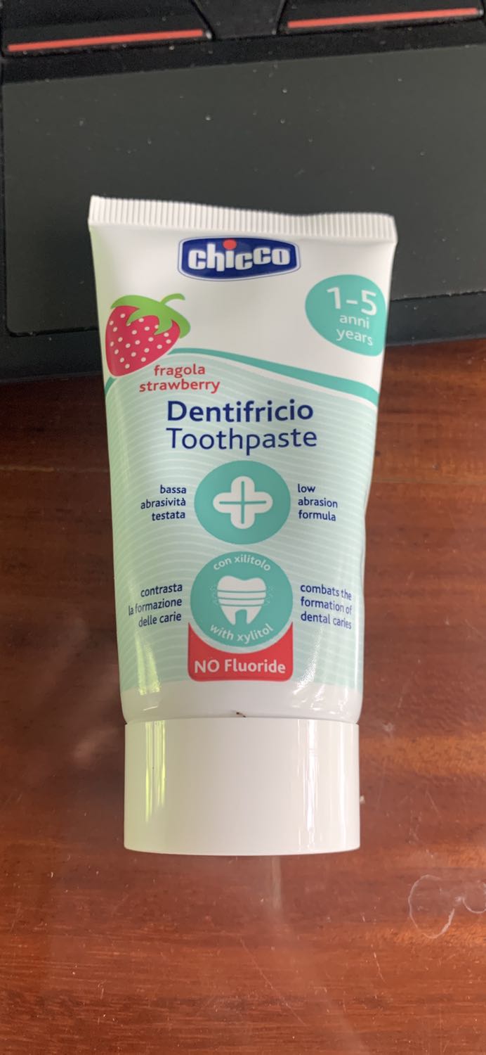 Bao bì đóng gói tốt, độ hoàn thiện sản phẩm cao, hạn sử dụng dài, mùi vị nhẹ nhàng cho em bé, nhưng vì có xylitol nên kiến nó thích, phải lưu ý cài nắp kỹ tí.