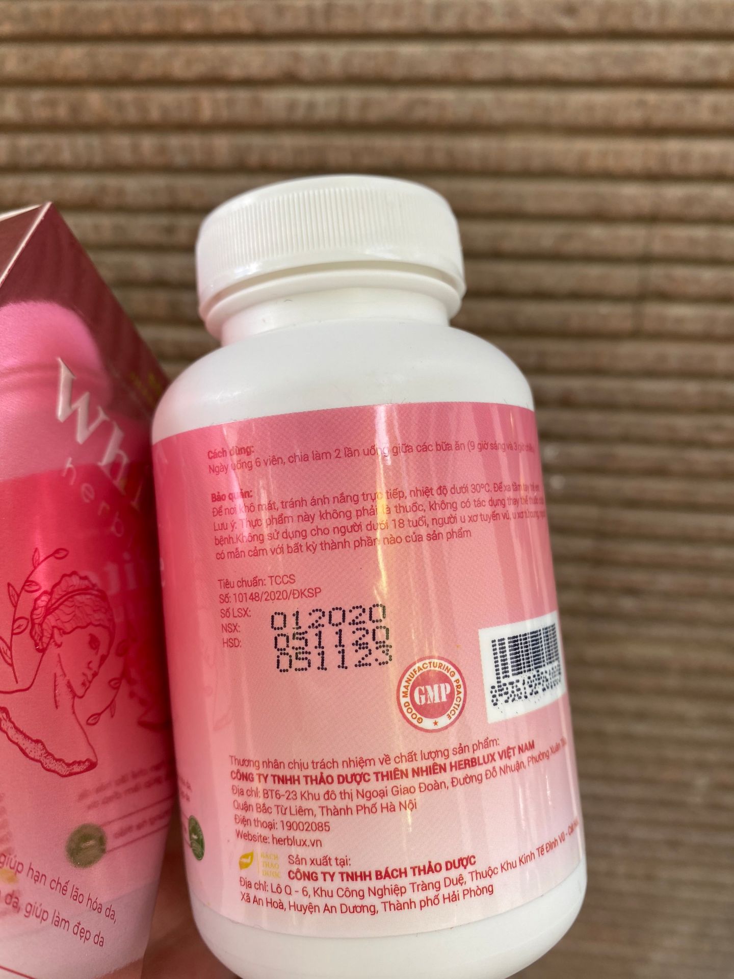 Shop tư vấn nhiệt tình thật cách đóng gói và tặng quà cũng chỉn chu nữa. Bạn mình đã mua của shop và giới thiệu cho mình. Hàng chính hãng, dùng ổn mình sẽ mua nhiều lần nữa nhaaa