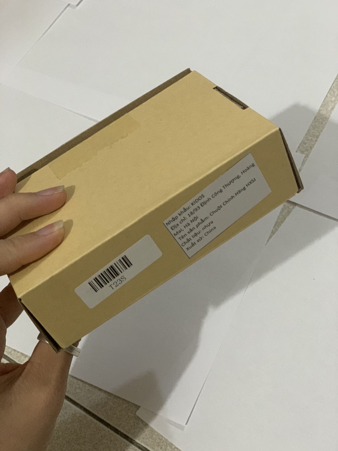 Chuột nhỏ gọn, rất đẹp, phím bấm êm. Màu bạc sang trọng rất hợp với màu máy tính mình. Sạc pin tiện lợi. Cho 5 sao