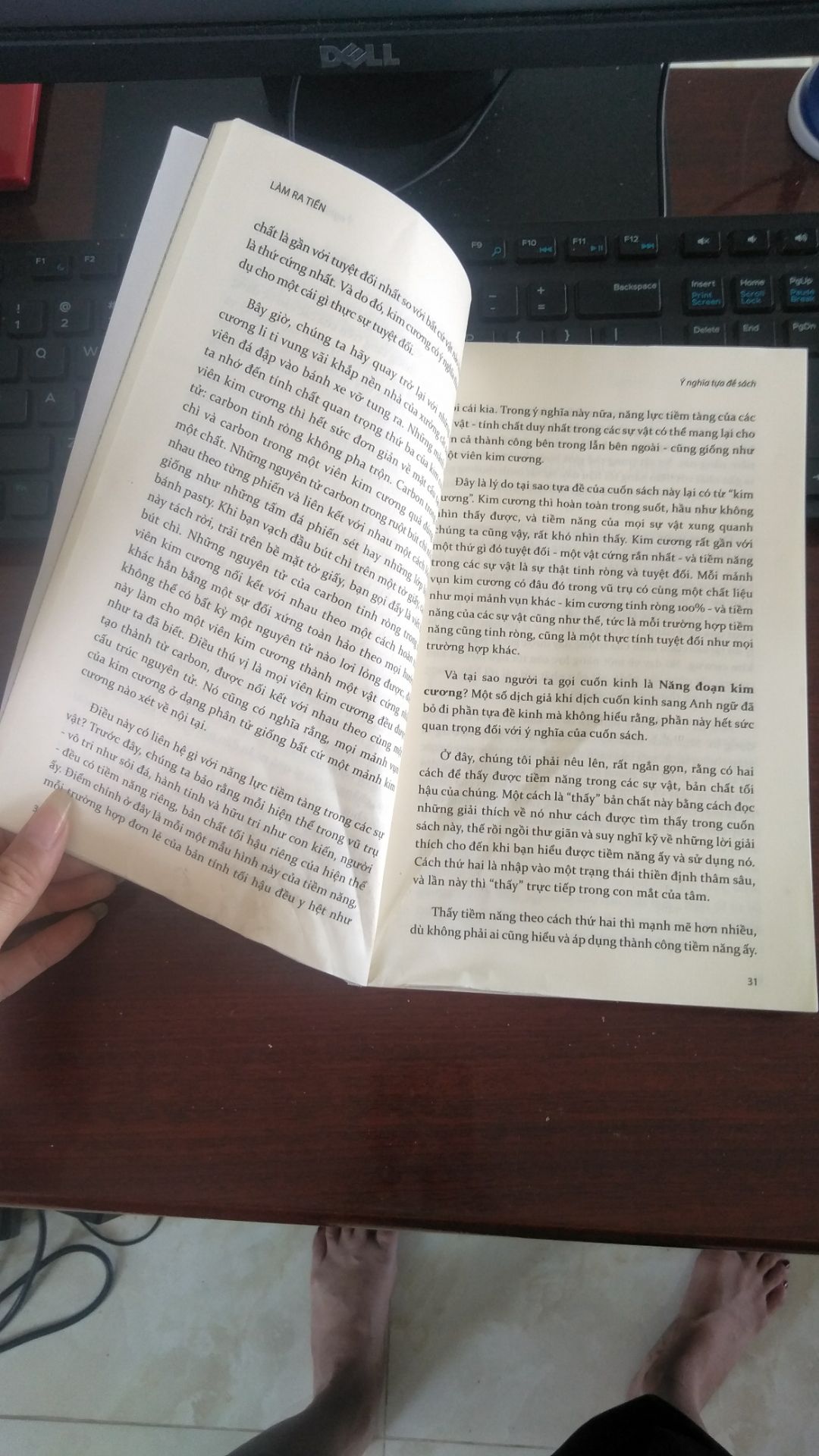 Mình đã mua rất nhiều sách trên Tiki, nhưng mà chưa có lần nào sách về tay lại tệ như lần này. Sách nhăn nhúm, bụi bậm, hư hỏng,... Mình muốn đổi hàng lại, hy vọng sẽ nhanh chóng nhận được phàn hồi của Tiki.