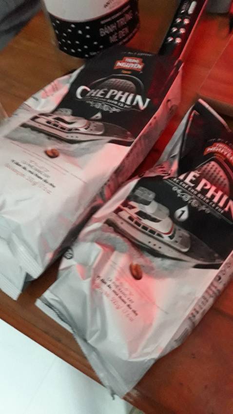 Mùi khét. Không thơm. Rất đắng. Hỏng biết hàng thật hay nhái đây????
So với mua trực tiếp siêu thị thì quả là 1 trời 1 vực. Chắc đổ bỏ. Chứ uống gì nổi????