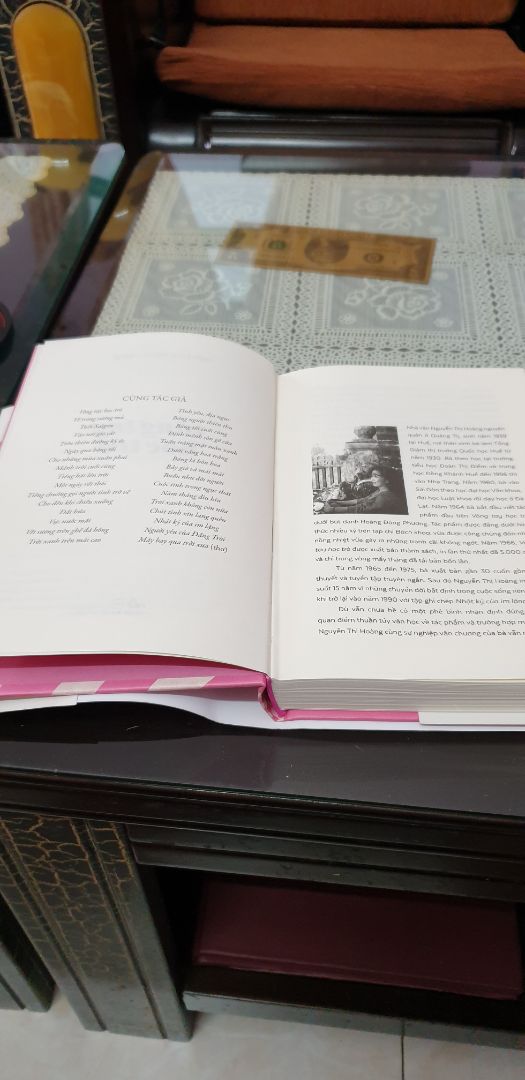 Đáng mua để lưu giữ một tác phẩm khá nổi một thời. Cho đến ngày nay đọc lại vẫn thấy hay. Sẽ mua hết mấy cuốn của Ng thị Hoàng do NN phát hành.
Chất lượng hàng tốt.giao nhanh 2h.