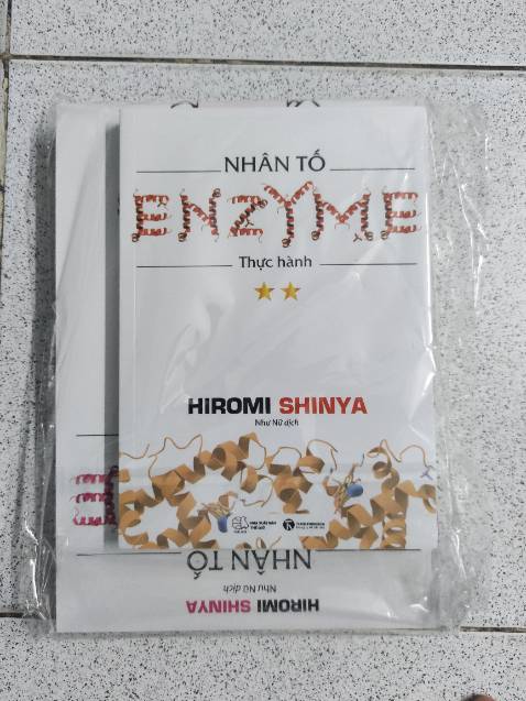 Sách rất hay, cung cấp những kiến thức khoa học nhưng lại đi ngược  thói quen thuần túy, ngược với số đông nên sẽ khó đọc với những ai đã quen với những quan niệm ẩm thực truyền thống. Có thể chúng ta ko làm theo được toàn bộ những gì sách nói nhưng ít ra có thể hiểu được những tư tưởng, triết lý trong văn hoá ẩm thực phương đông. Nên đọc để hiểu được lý do tại sao sách được bán hơn 2 triệu bản trên toàn thế giới. Hãy đọc để có cảm nhận riêng của mình.