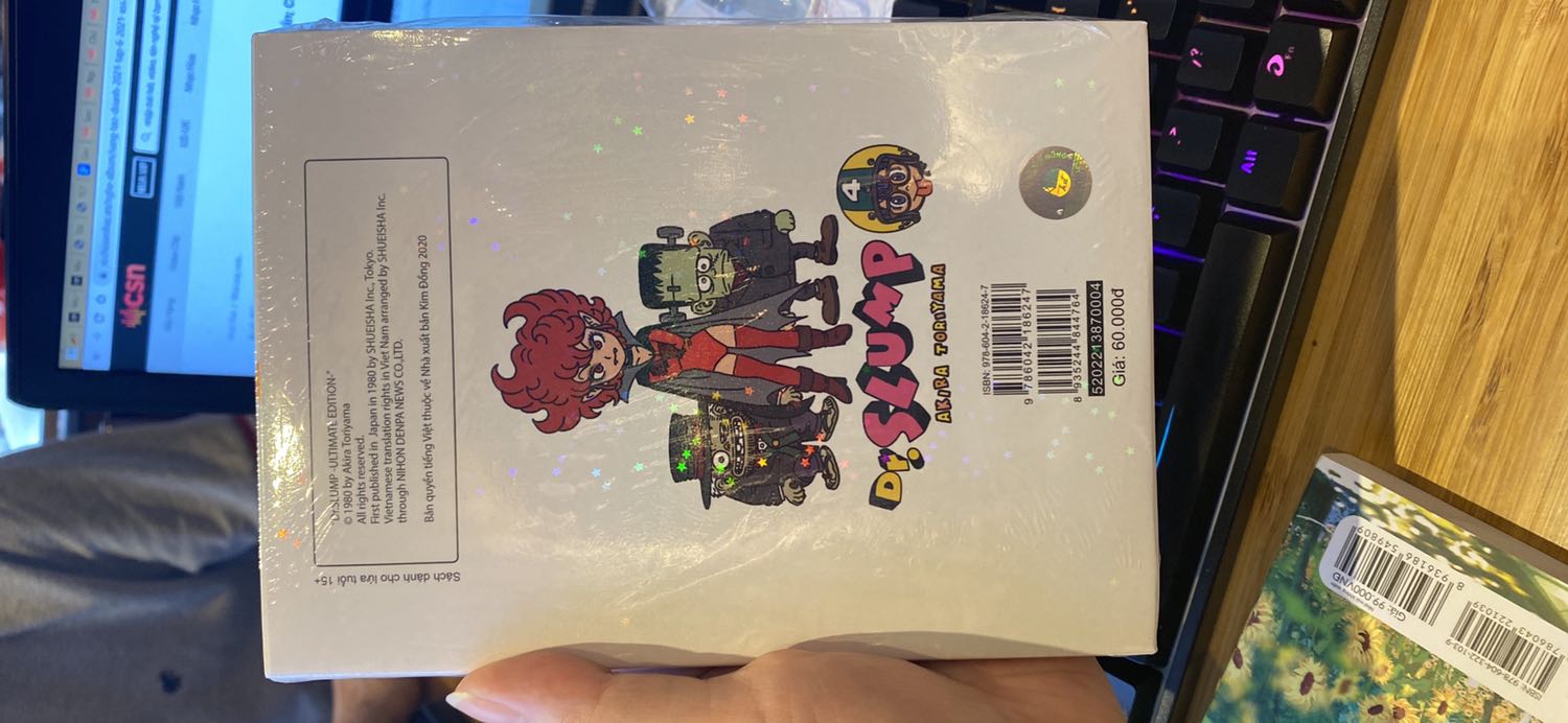 Chưa mở bọc bảo vệ nhưng nhìn chung thì giấy đẹp, trắng, nặng tay, gáy đẹp