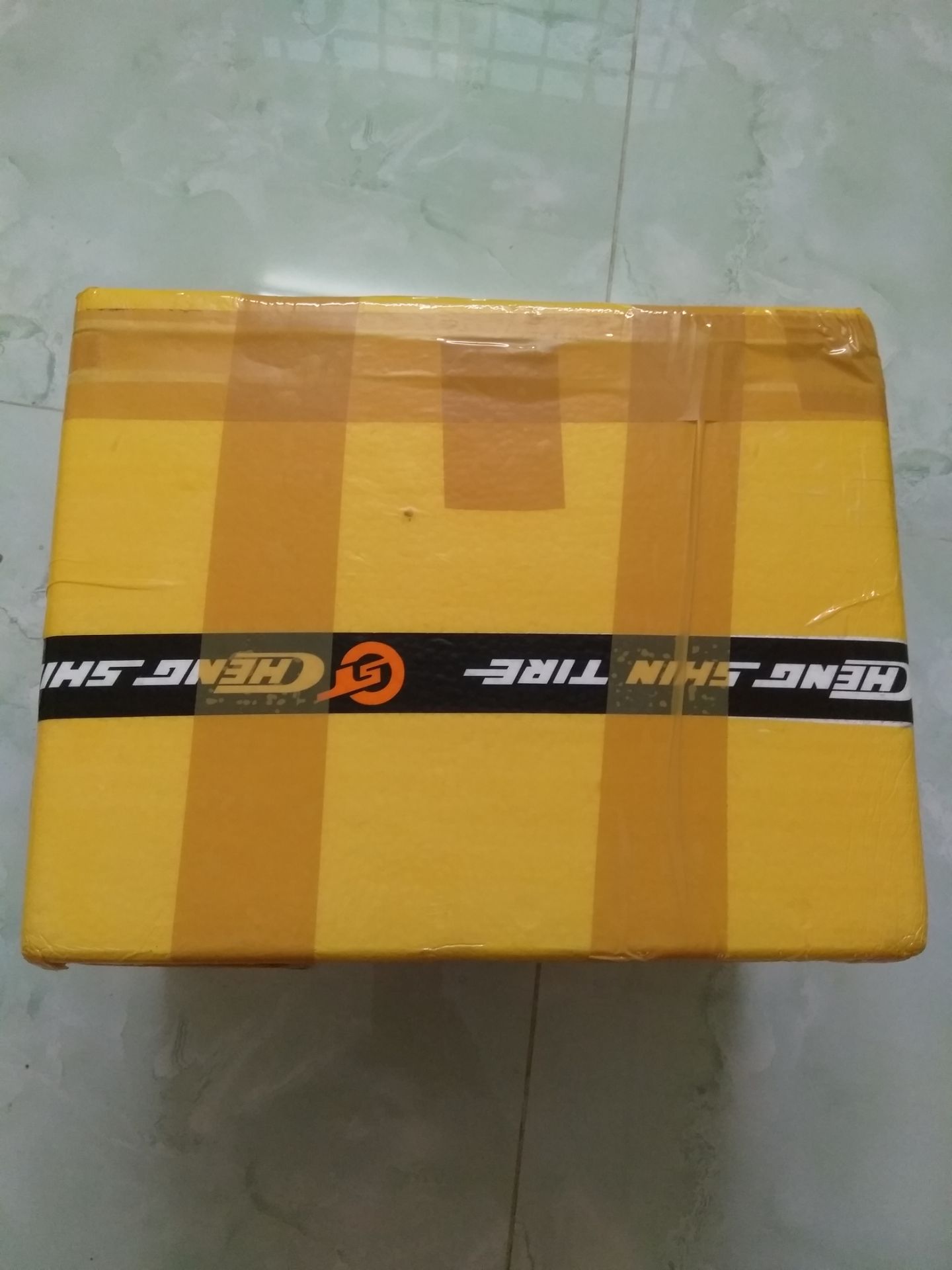 đóng gói cẩn thận , sp được bọc mấy lớp nylon rồi cho vào thùng xốp dán lại .