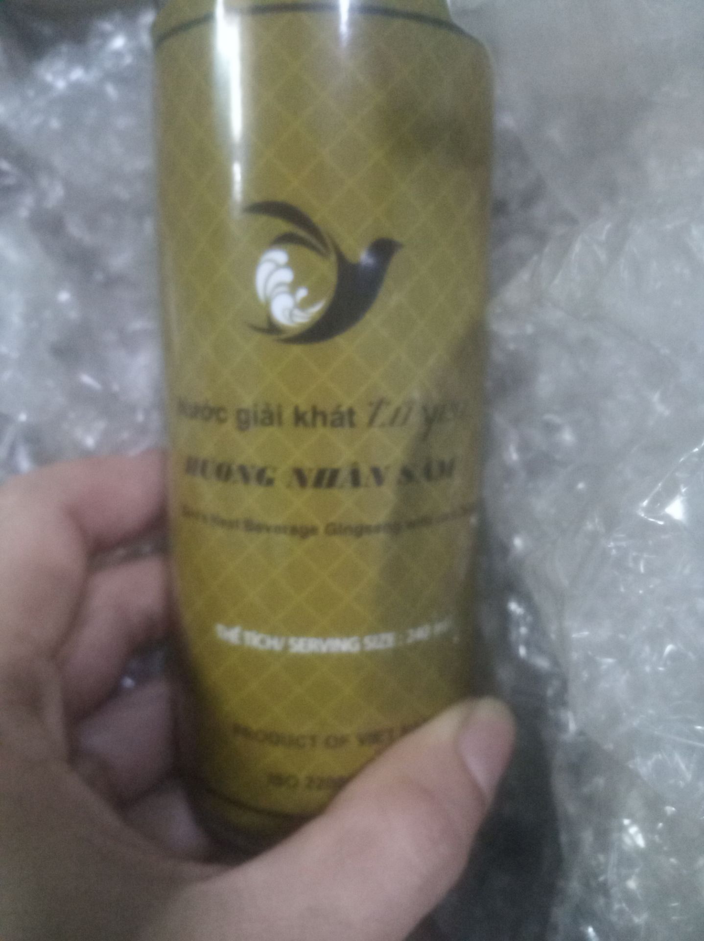 uống thấy ngon, có mùi thơm nhưng ko nồng lắm, dễ uống (uống với đá ngon lắm á 😍) mới có 2 ngày mà nhận đc hàng ròi, đóng hàng kĩ nữa cho shop 5 sao, sẽ ủng hộ shop quài quài