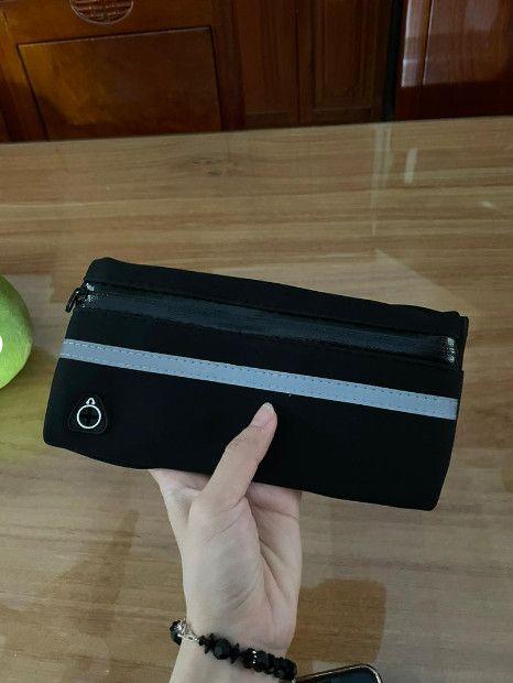 Túi đẹp và đeo rất tiện lợi, thoải mái. Thích hợp mọi hoạt động thể thao. Giao đúng hàng và nhanh. Mọi người nên mua Túi đẹp và đeo rất tiện lợi, thoải mái. Thích hợp mọi hoạt động thể thao. Giao đúng hàng và nhanh. Mọi người nên mua