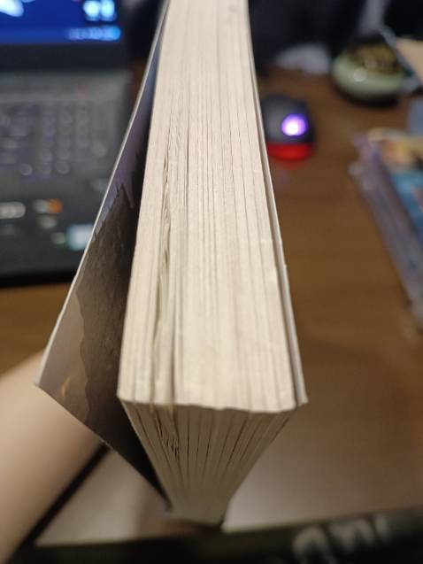 Sách không được mới và có vài chỗ bị lỗi, nhưng vì mình săn deal giá rẻ nên chất lượng như vậy là quá ổn rồi.