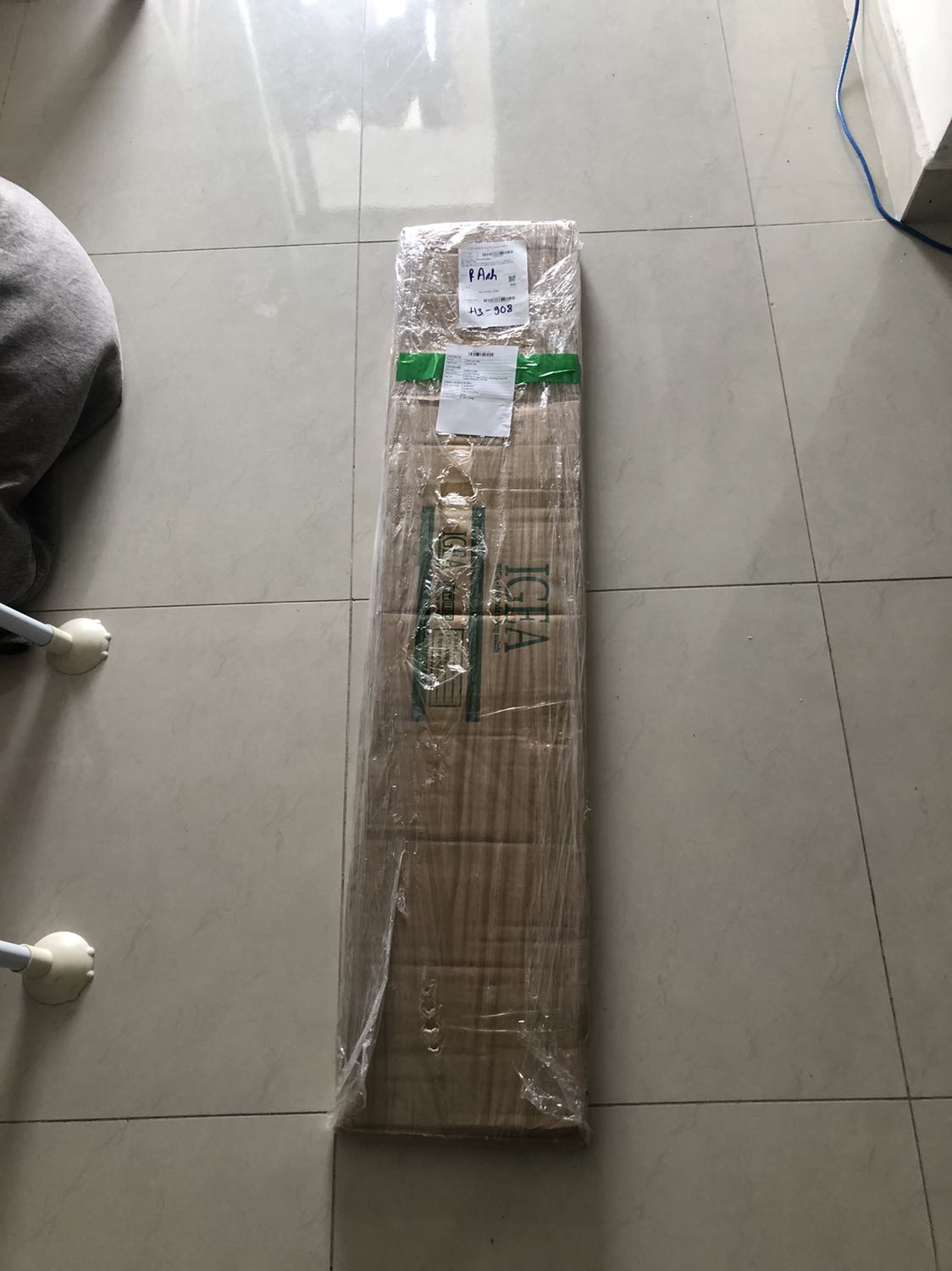 Mua sản phẩm cái kệ tivi.giao 2 lần đều không đúng sản phẩm.rất mất thời gian của 2 bên.nhắn tin với shop thì không phản hồi.Đề nghị Tiki xem xét những trường hợp mất lòng tin như này.Như này khác gì treo đầu dê bán thịt chó.Rất bực mình và không hài lòng! Mua sản phẩm cái kệ tivi.giao 2 lần đều không đúng sản phẩm.rất mất thời gian của 2 bên.nhắn tin với shop thì không phản hồi.Đề nghị Tiki xem xét những trường hợp mất lòng tin như này.Như này khác gì treo đầu dê bán thịt chó.Rất bực mình và không hài lòng!