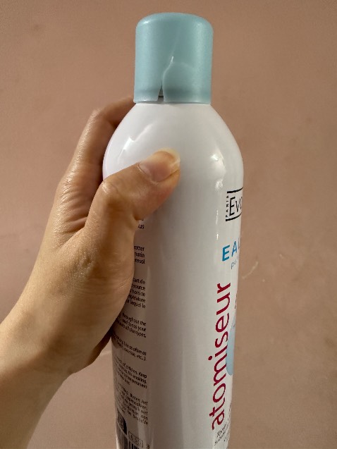 Giá tốt, nhưng tiki nên chú ý khi gói mấy cái hàng có nắp chai, nên quấn thêm băng keo vì nắp chai này khá mỏng bên vận chuyển quăng 1 phát là bể à