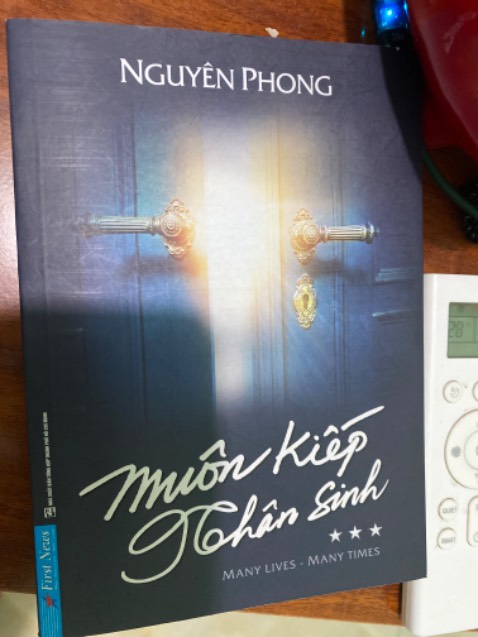 Tiếp nối 2 tập trước, mỗi cuốn sách như một bộ phim, làm người đọc bị cuốn hút, thay đổi về nhân sinh quan, rất gần gũi với đạo phật. Sách rất hay để lại nhiều cảm xúc và bài học trong tôi