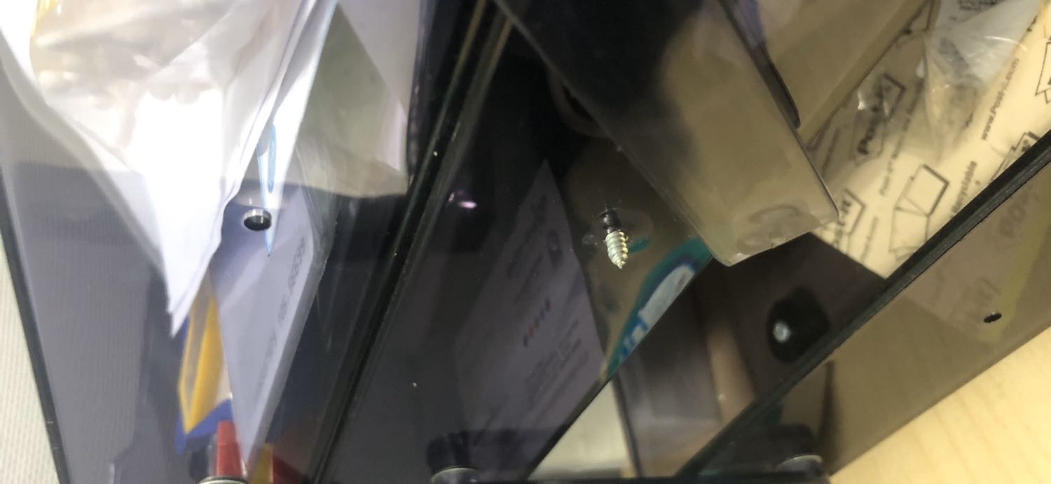 Lúc mới mua hàng bị gãy, nhưng do cũng ko quan tâm lắm nên ko feedback