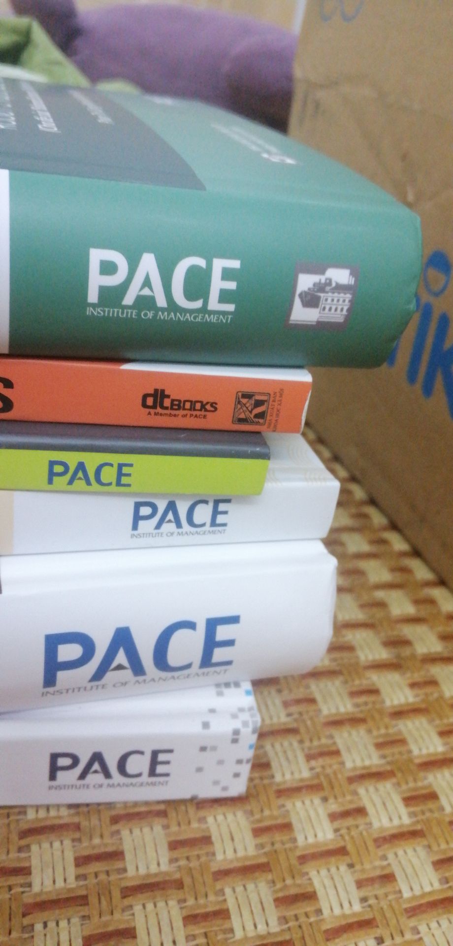 Sách của pace lúc nào cũng thế. Nội dung, hình thức đều chất lượng nhưng giá thành lại thấp. Chắc chắn sẽ còn ủng hộ pace nhiều. Mong sắp tới pace sẽ ra sách về kiến thức với kinh nghiệm tại giai đoạn mới thành lập công ty.