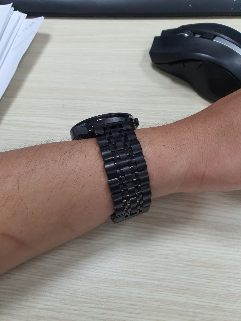 tuyệt, dây đẹp chắc mát không hôi như dây da tặng kèm phải tốn thêm 10k đi tháo mắt ?