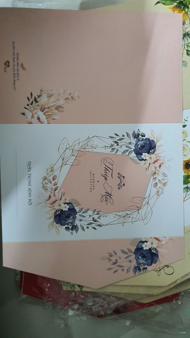 rất ưng ý, miếng dán trơn k dít, phụ kiện dán quá đầy đủ, đáng mua