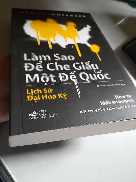 Vốn rất thích đọc về địa chính trị nên cuốn này ra là mua liền. Đọc để biết về một Đại Hoa Kỳ rất khác so với khái niệm nước Mỹ trong suy nghĩ của mọi người trước giờ. Sách dày và đẹp, ship cẩn thận từ HCM ra HN mà ko móp rách gì.