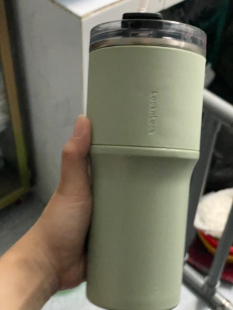 Ở Cần Thơ mà tui đặt hàng trưa 30/01 mà qua trưa 31/01 giao rồi chời. Nhanh dữ lắm luôn, *** 1 đêm mới review, đá đóng cục cứng ngắt & không tan luôn ó. Sức sắc, vào cửa hàng L&L giá giảm rồi vẫn mắc, mua tiki vừa chính hãng vừa rẻ hơn nhiều👍👍👍